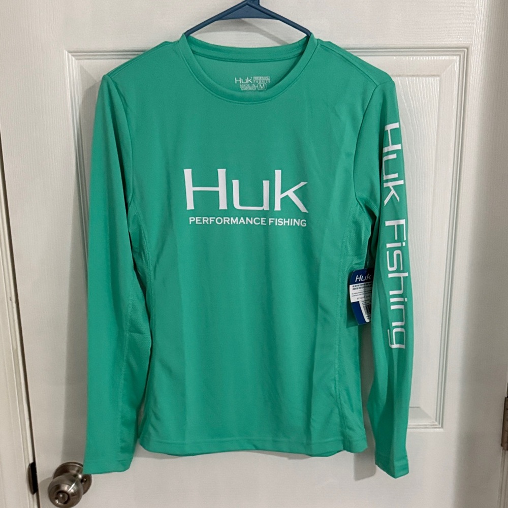 Huk women’s icon fishing sun shirt